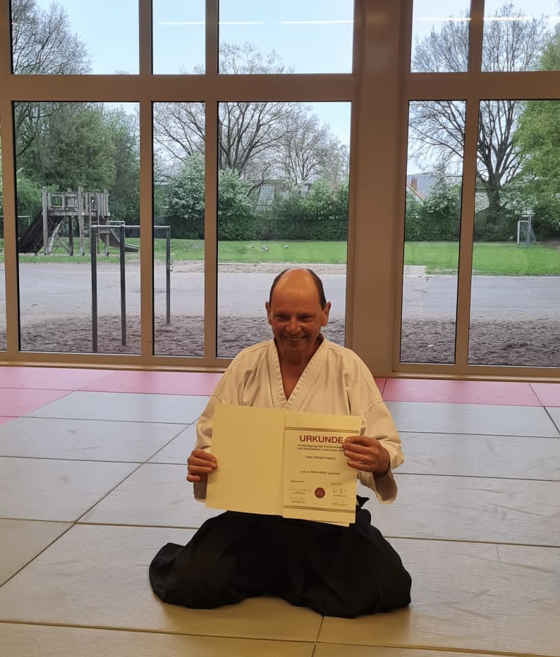 https://www.aikido-bsv.de/bilder/Alfred_6D_3.jpg